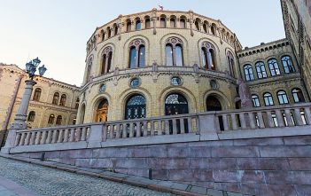 Er du vår nye politiske rådgiver?